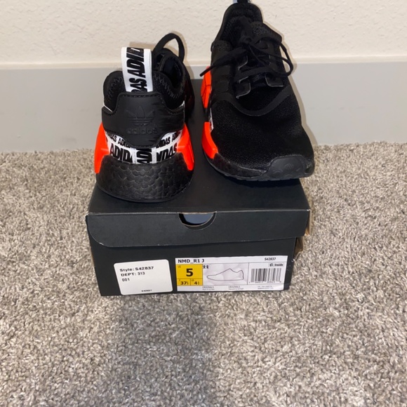 Sneakers - Picture 2 of 2